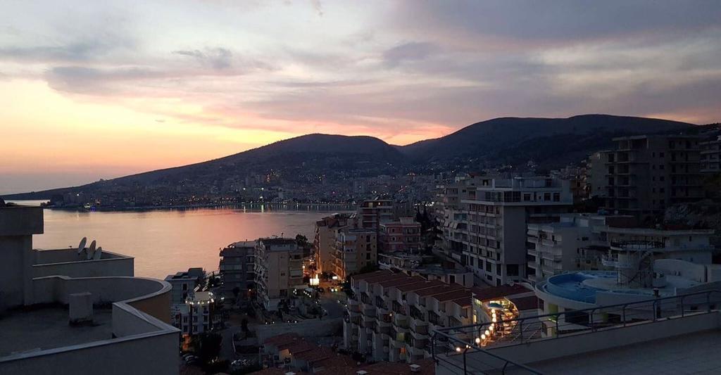 Ferienwohnung Jon'S Penthouse Sarandë Exterior foto