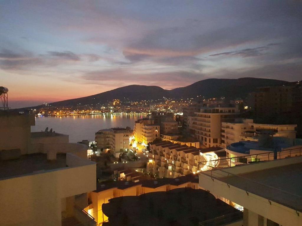 Ferienwohnung Jon'S Penthouse Sarandë Exterior foto